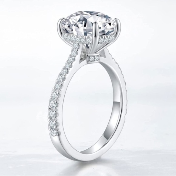 14k Certified 3 ct Colorless VVS1 Diamond Moissanite Ring - Picture 5 of 13